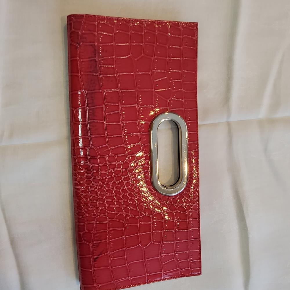 Chic Red Crocodile-Patterned Clutch - image 1